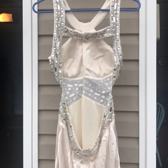 Prom dress used once from David’s bridal - Picture 3 of 4